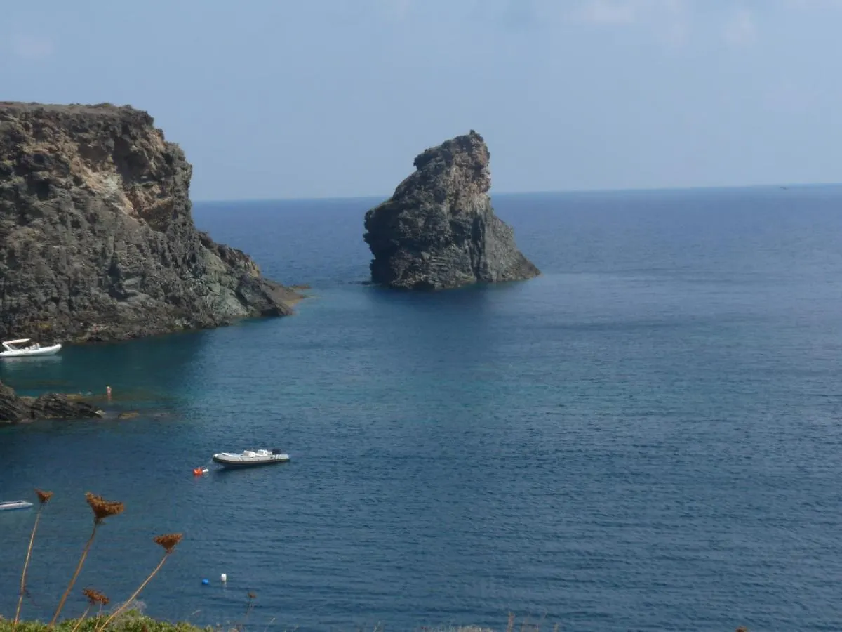 Dammuso delle scale Villa Tracino Italia